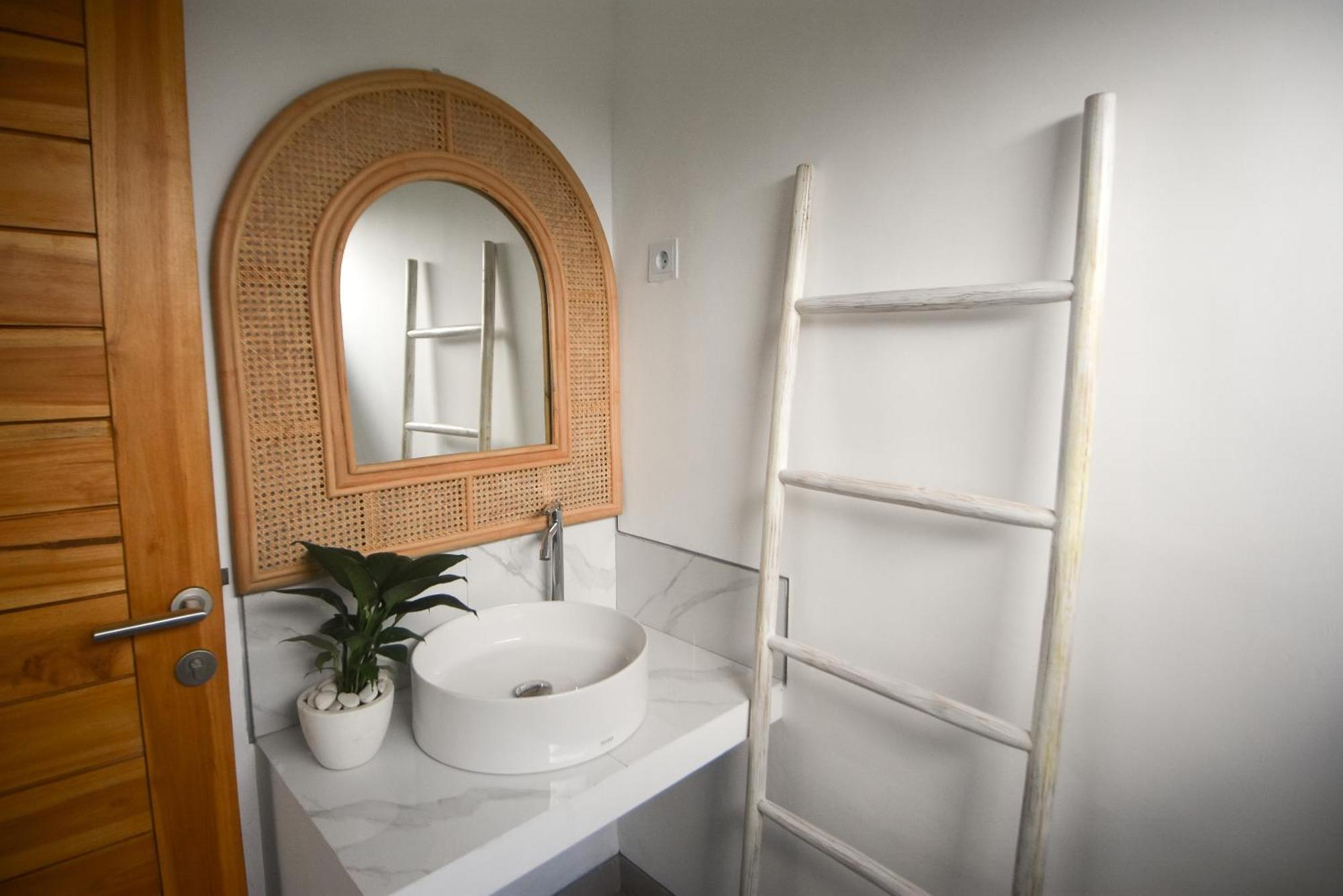 Airsatang Three Palms Surf & Stay Medewi المظهر الخارجي الصورة