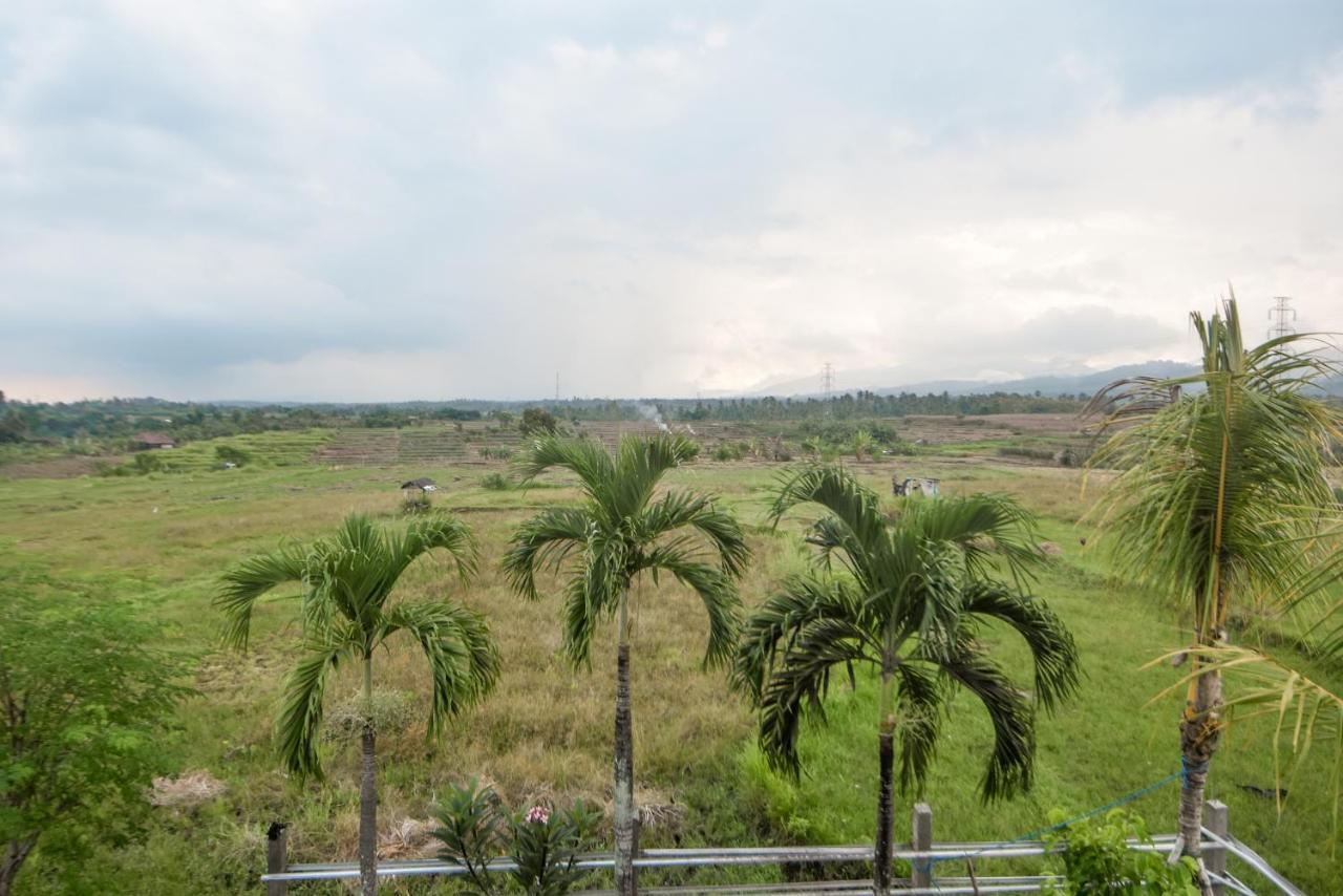 Airsatang Three Palms Surf & Stay Medewi المظهر الخارجي الصورة
