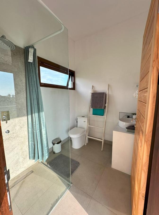 Airsatang Three Palms Surf & Stay Medewi المظهر الخارجي الصورة