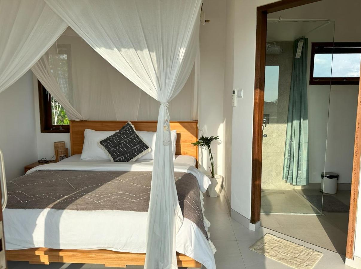 Airsatang Three Palms Surf & Stay Medewi المظهر الخارجي الصورة