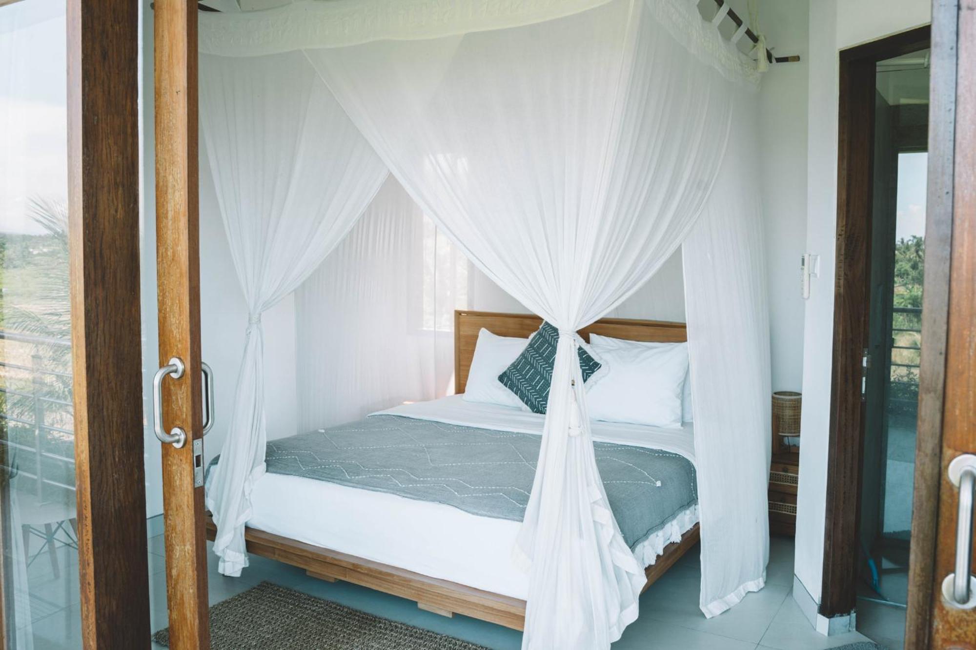 Airsatang Three Palms Surf & Stay Medewi المظهر الخارجي الصورة